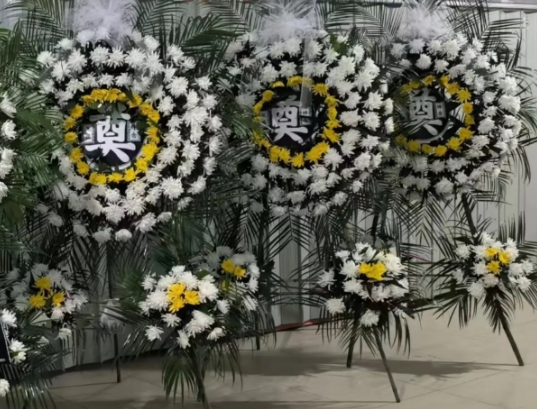 南京白事花篮花圈制作的一些要点事项